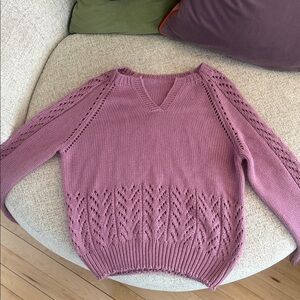 Elegant Mauve V-Neck Sweater